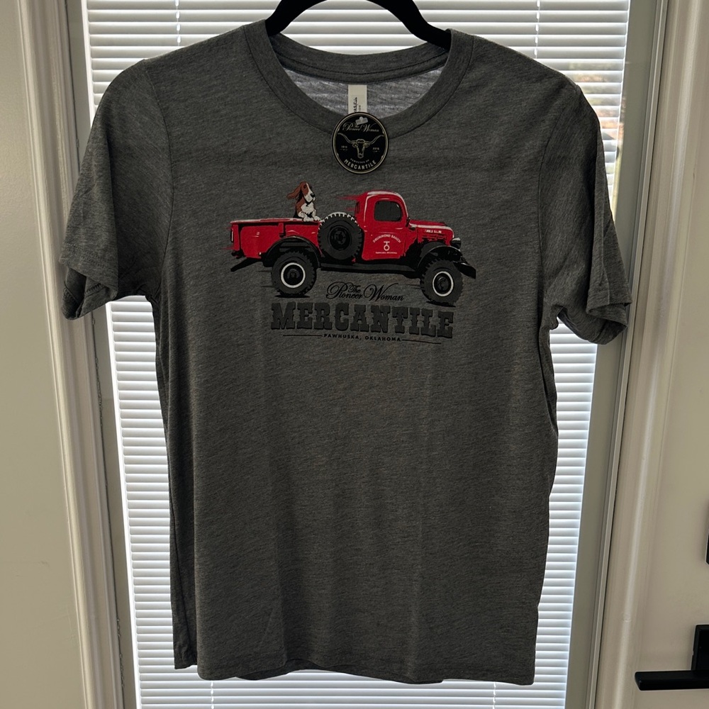 The Pioneer Woman Coastal Graphic T-Shirt Kids Gray Red Vintage Truck Tee
